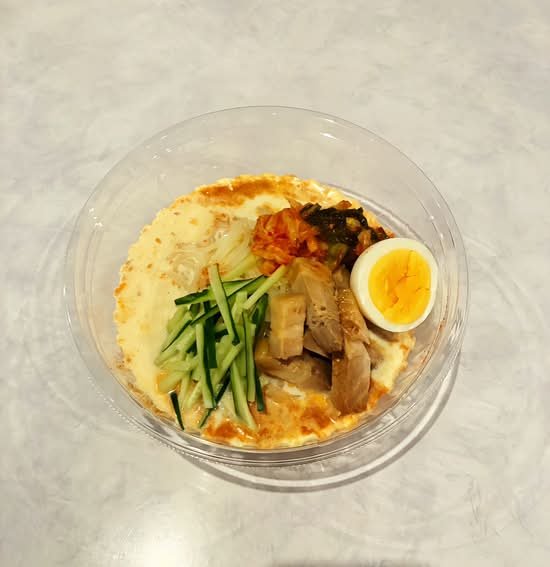 ゴマ香る豆乳冷麺